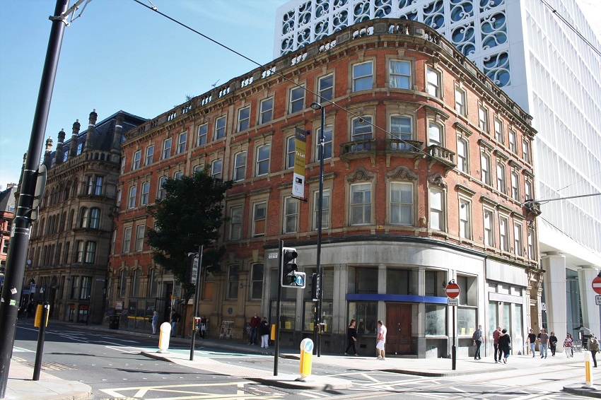 Exploring Manchester’s forgotten buildings with the Derelict Explorer ...