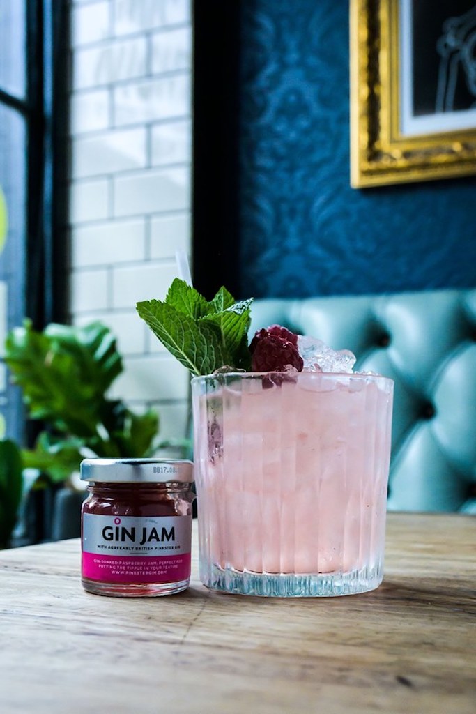 There's a Bottomless Gin Brunch this Bank Holiday in the NQ