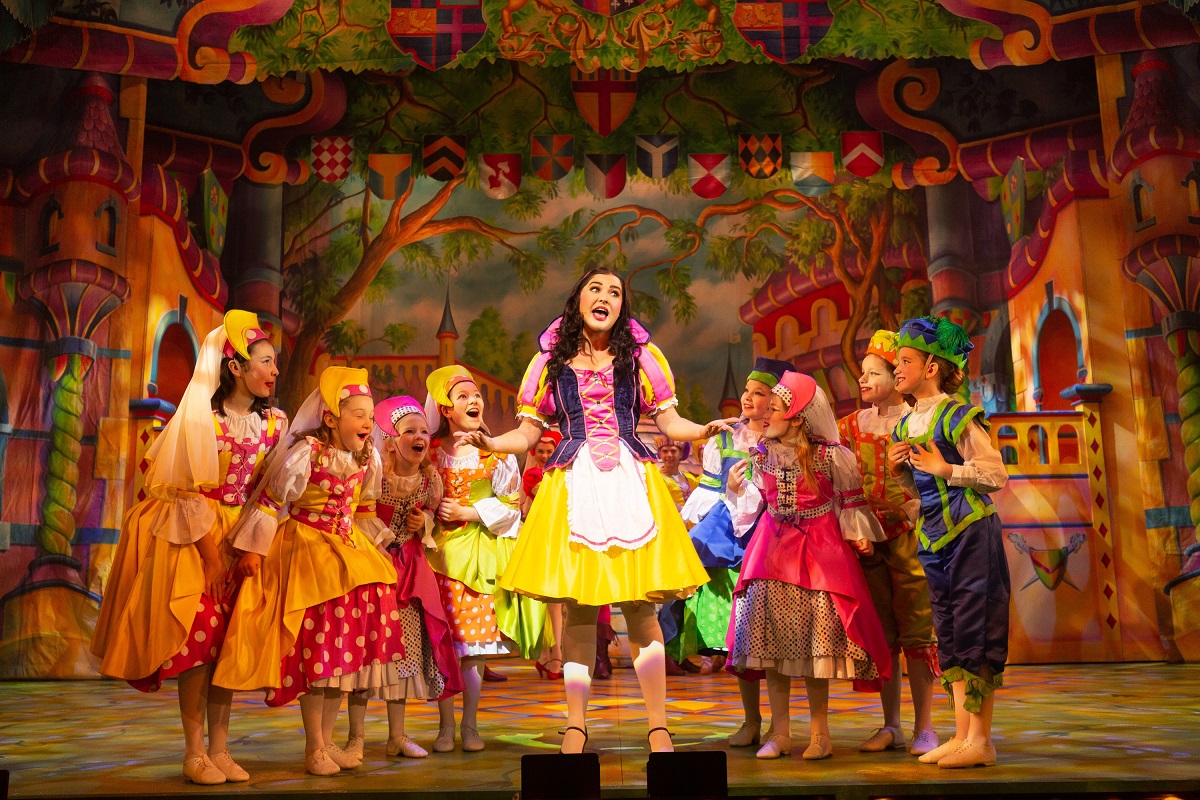 Snow white and the seven dwarfs adult Snow white and the seven dwarfs adult
