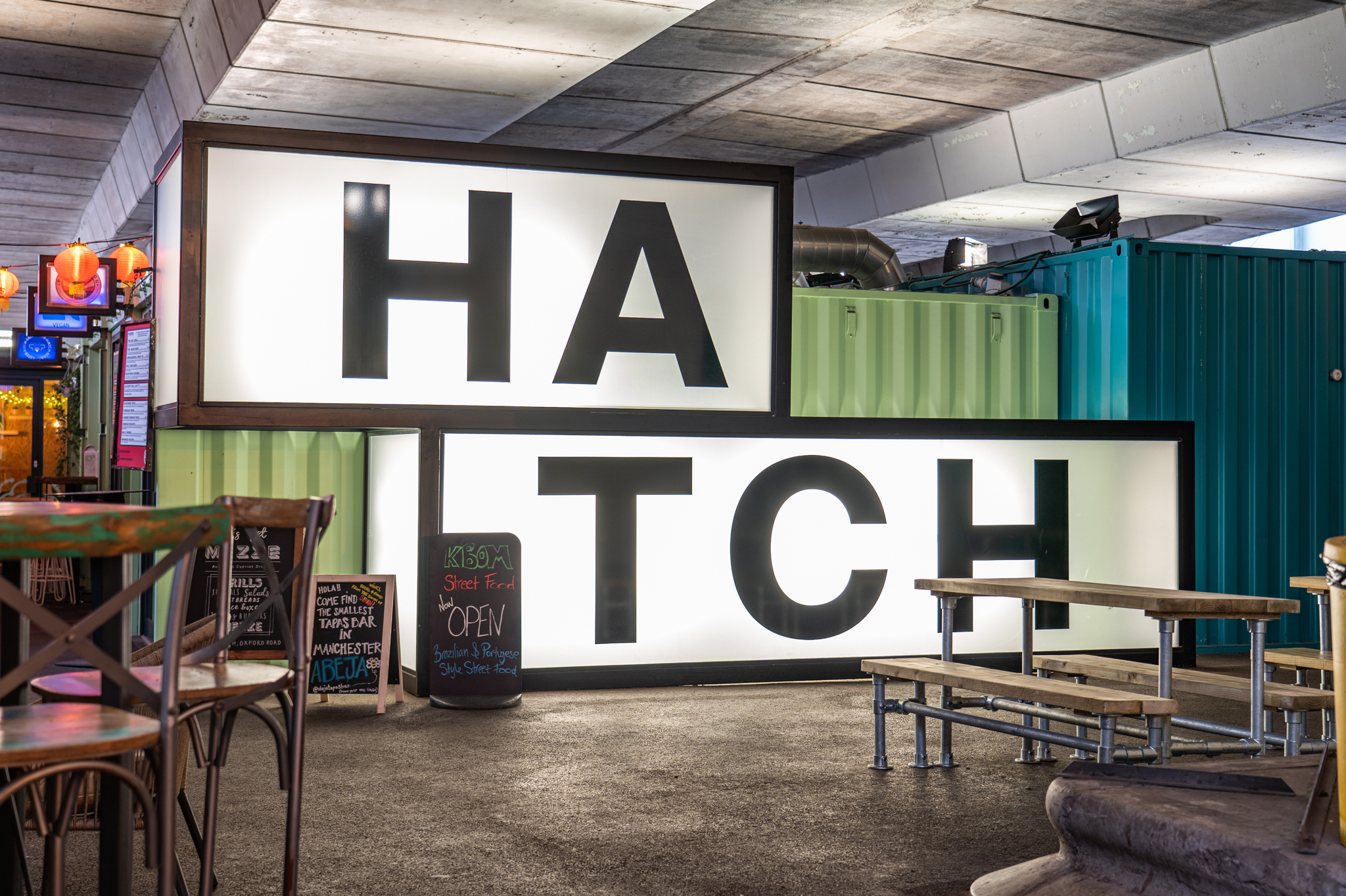 The Hatch traders offering food & alcohol delivery services, online