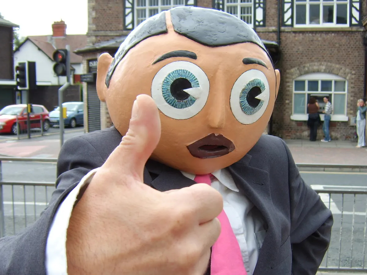 Famous Franks Frank-sidebottom