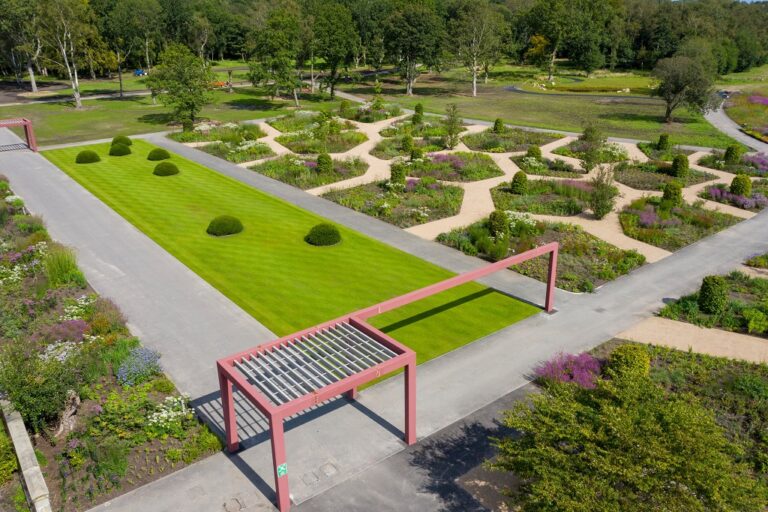 1/4 Million Plants, Walled Gardens & more Salford's RHS Bridgewater