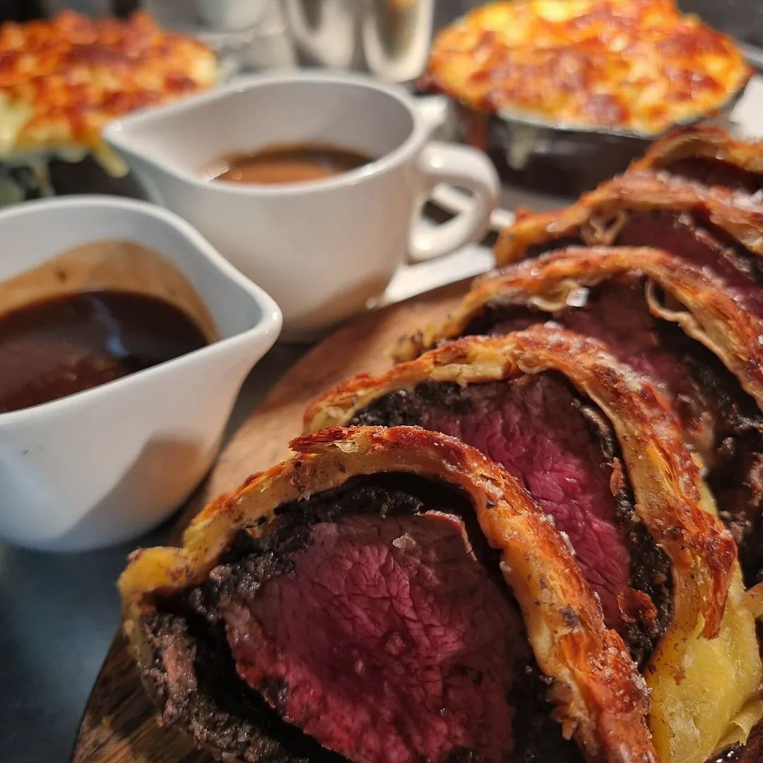 The Northern Quarter Steak House with 18oz Beef Wellington, 2 sides & 2 ...