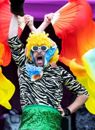 Glam by Etta Ermini Dance Theatre & Van Huynh Company at Hat Fair Festival. 4 July 2021. Costumes & Set: Emma Lyth. Performers: Hugh Cho, Paul Davies, Laura Kenyon, Tommaso Petrolo, Kennet Robertsen, Xanthe Wilson. Photos © Foteini Christofilopoulou.