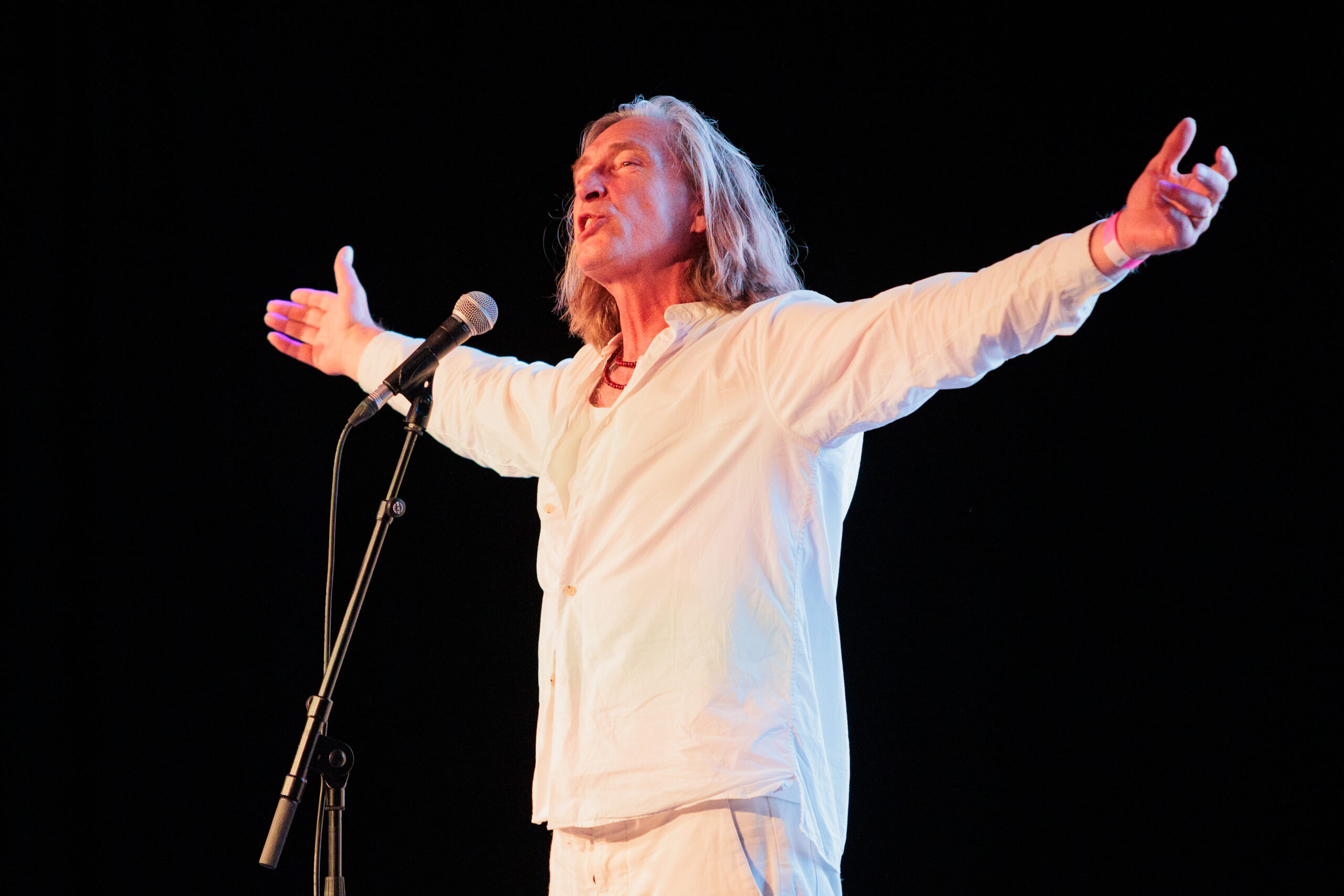 Mike Garry announces unique collaborative album