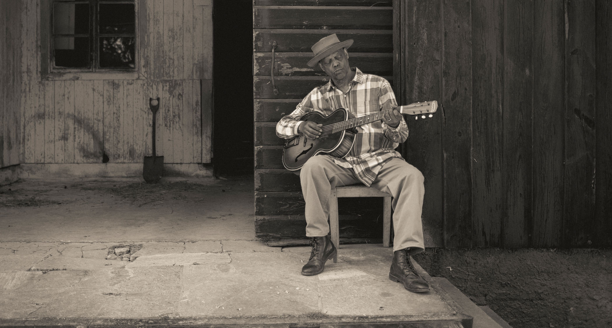 Eric Bibb
