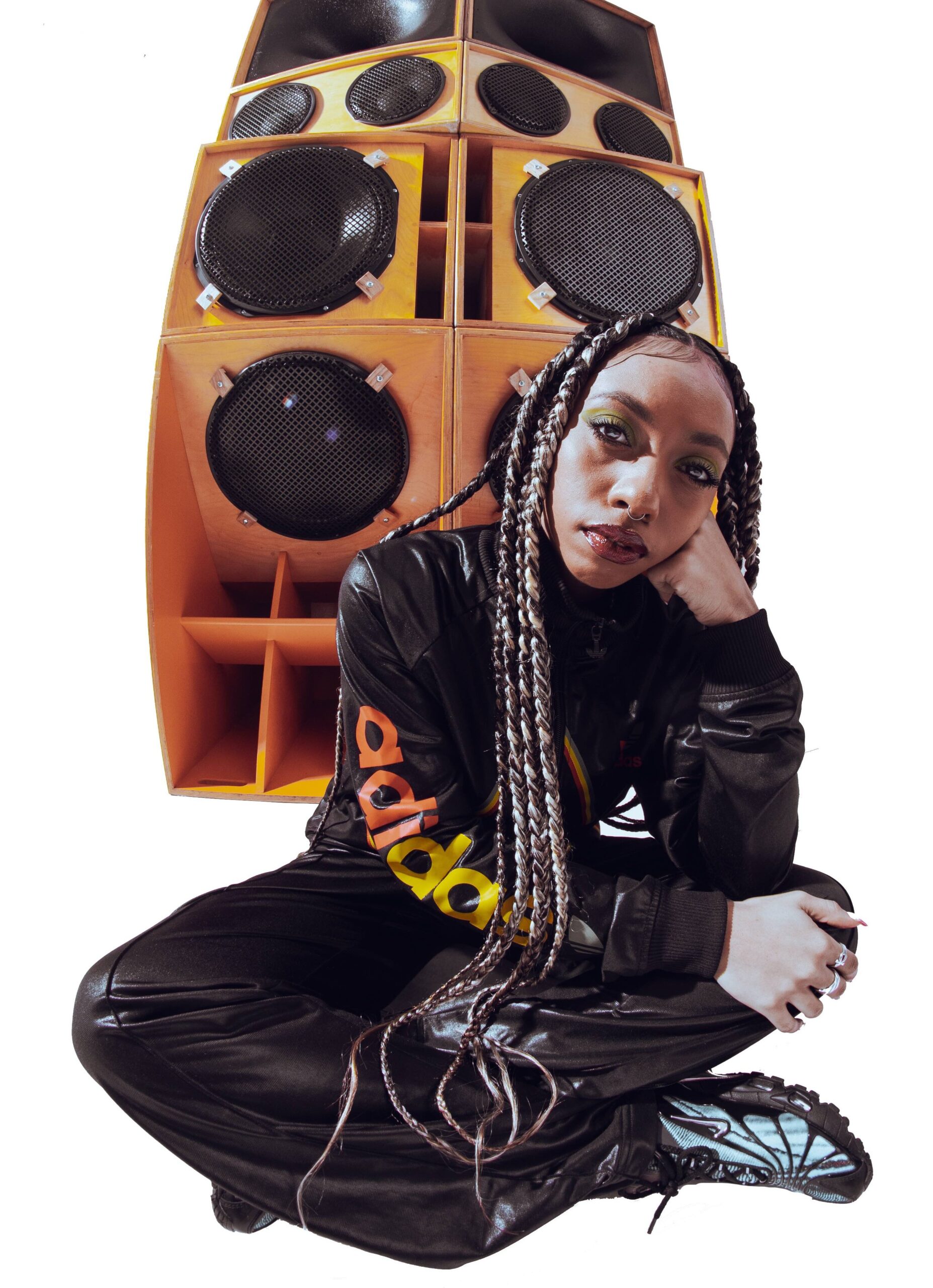 Nia Archives 18 & Over